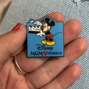 Mickey mouse MGM studios disney pin